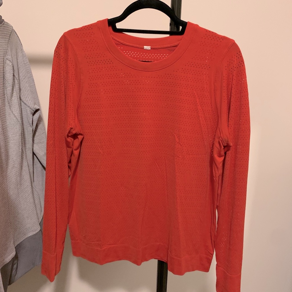 Lululemon vented long sleeve tee